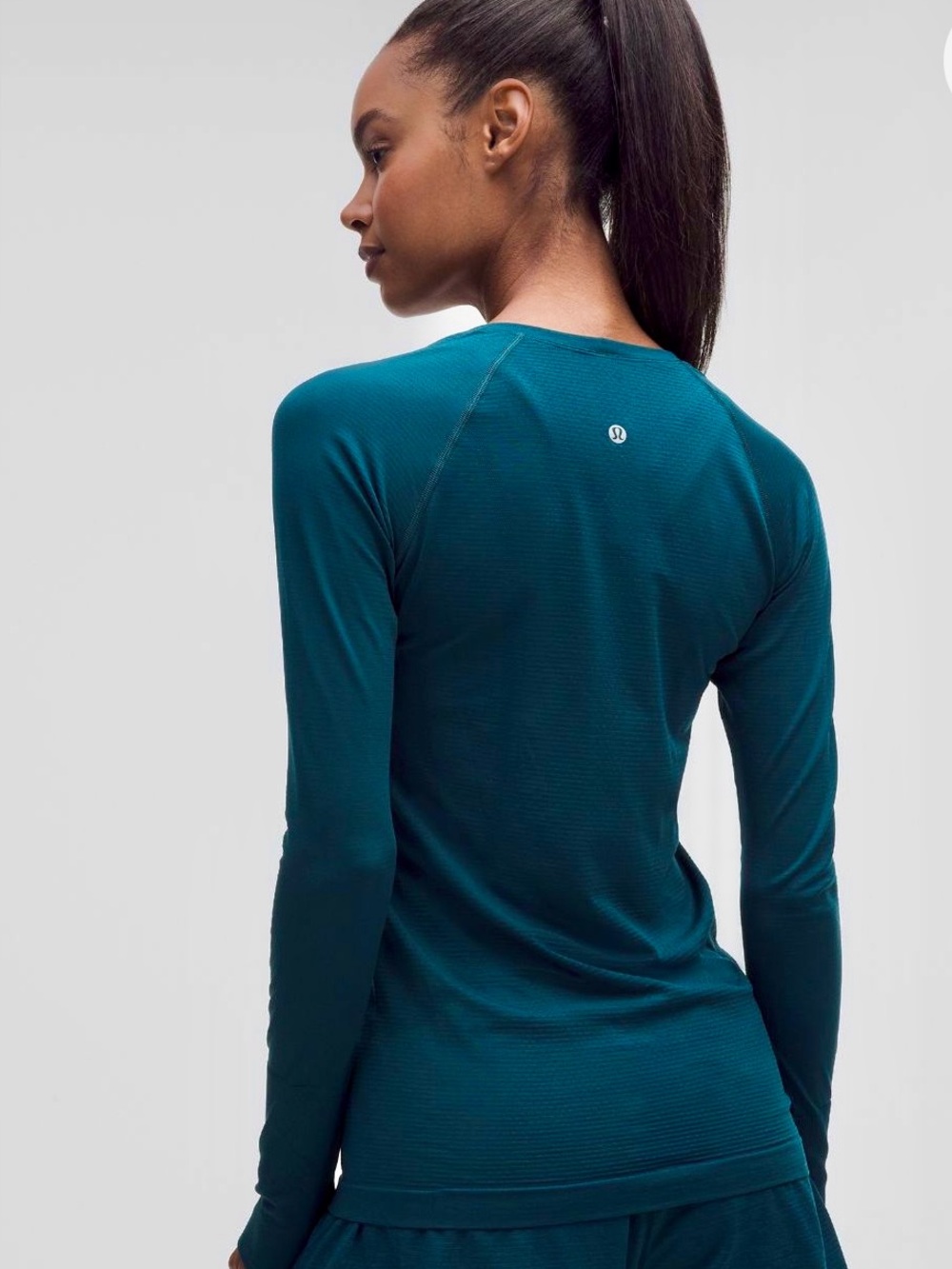 Lululemon Swiftly Tech Long Sleeve Hip Length Shirt, Indocrine Blue, Size 6